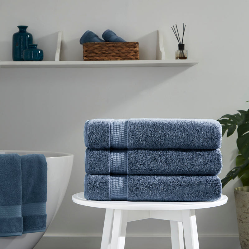Sarry 4-Piece Bath Towel Set - 30x60” 550 GSM Luxury Turkish Cotton