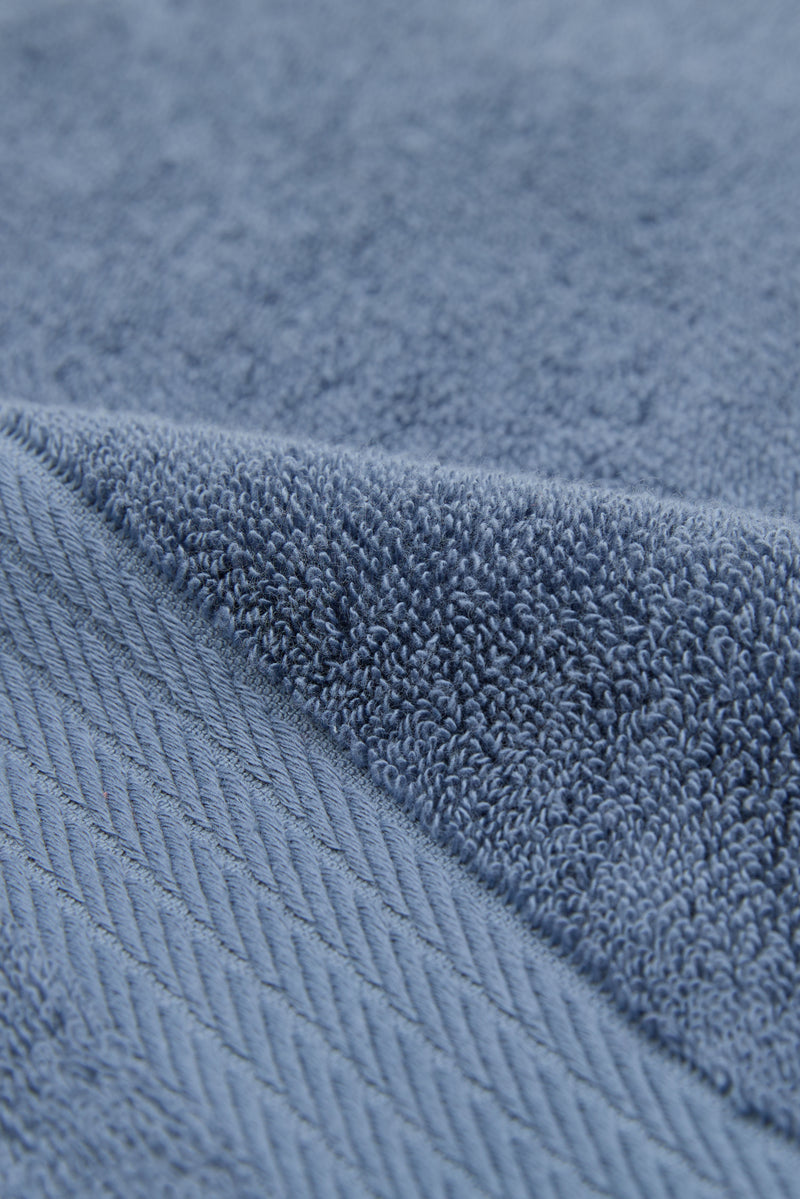 Sarry 4-Piece Bath Towel Set - 30x60” 550 GSM Luxury Turkish Cotton